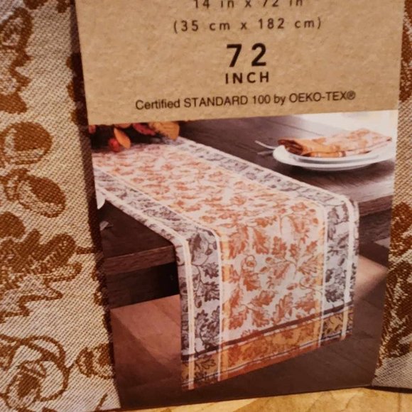 Gorgeous Fall Table Runner & Napkin set -Acorn/Leave Jacquard~ NEW! - Picture 6 of 6